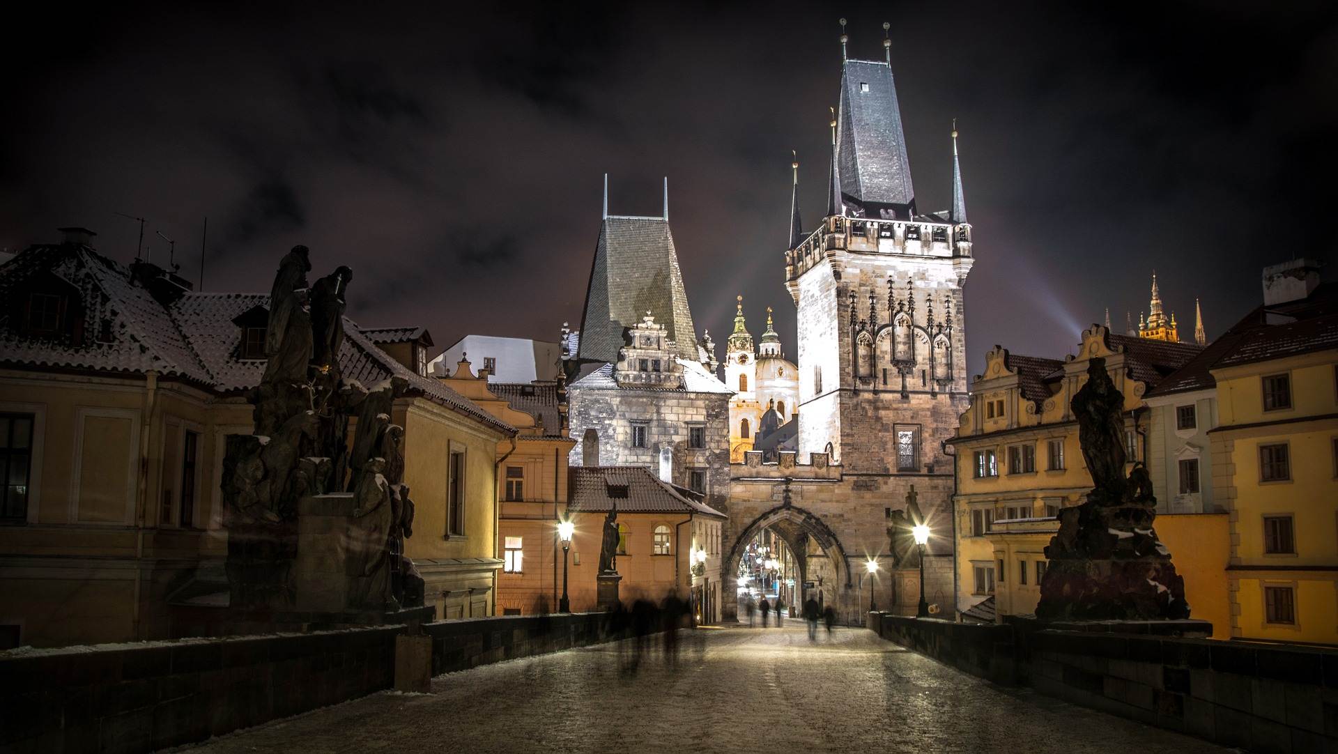 Die Stadt Prag bei Nacht